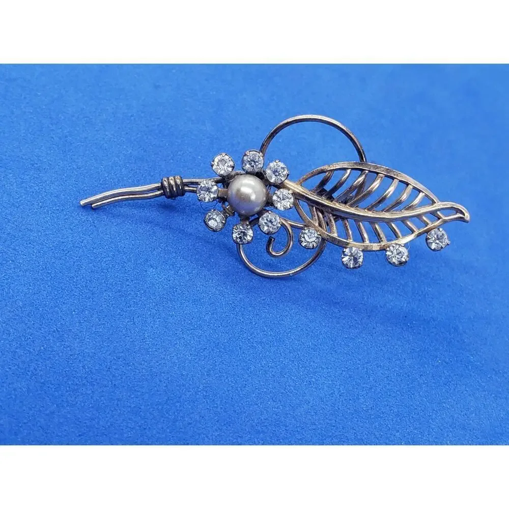 Vintage Van Dell 1/20 12K GF Gold Filled Rhinestone Pearl Leaf Floral Brooch Pin